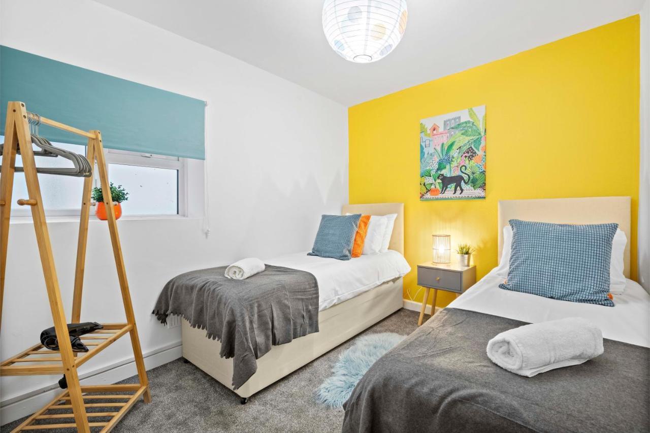 Queens Apartment - By My Getaways - Free Parking For One Car Hove Exteriér fotografie