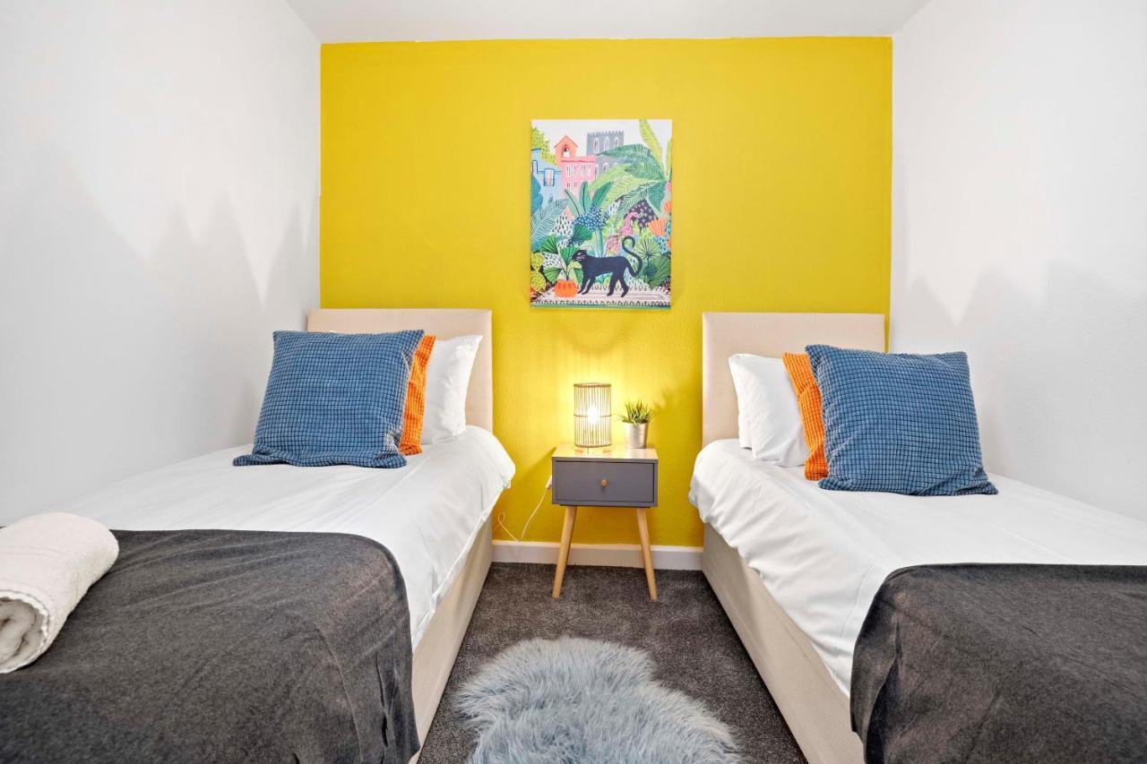 Queens Apartment - By My Getaways - Free Parking For One Car Hove Exteriér fotografie