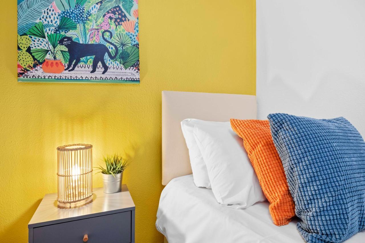 Queens Apartment - By My Getaways - Free Parking For One Car Hove Exteriér fotografie